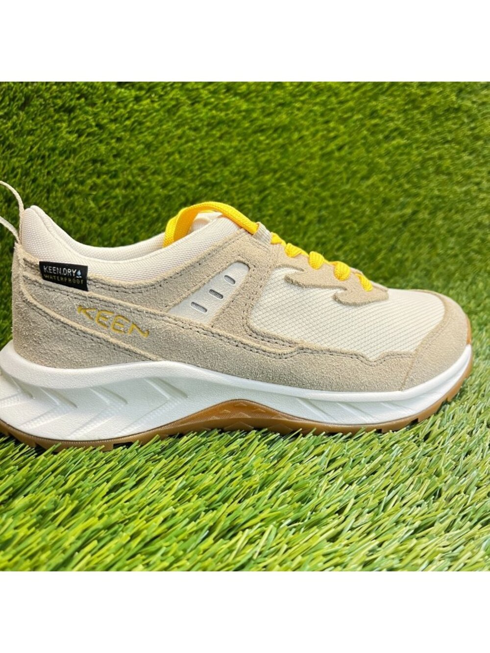 Keen Hightrail Boys Size 4Y Cream Athletic Waterproof Hiking Shoes Sneakers